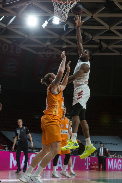 被恩波利的 被恩波利的